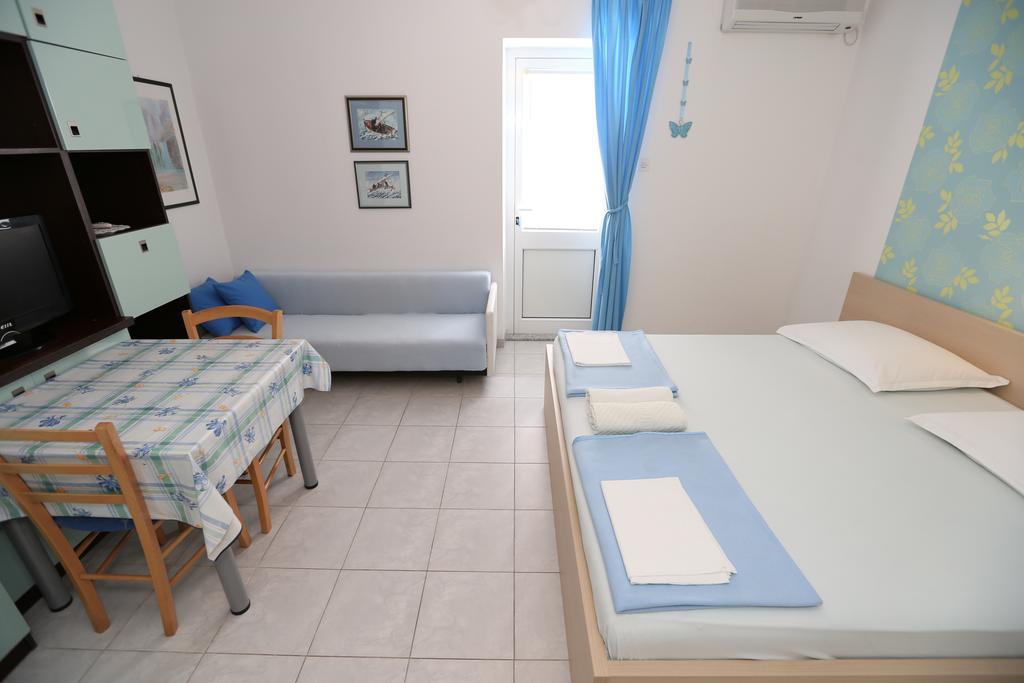 Apartments Ljubica Baska  Bagian luar foto