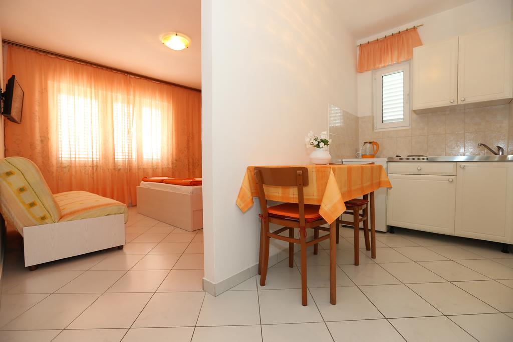 Apartments Ljubica Baska  Bagian luar foto